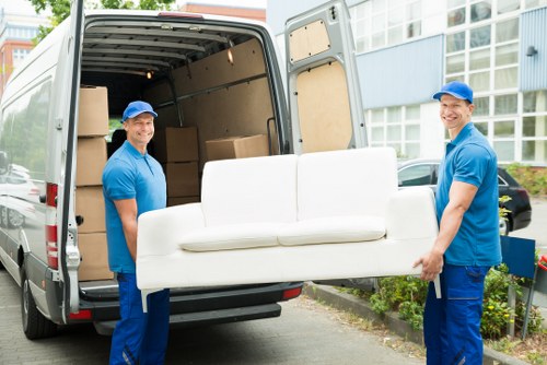 Moving truck service for homes and businesses in Streatham