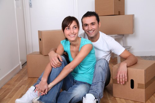 Packing and loading support for Streatham removals